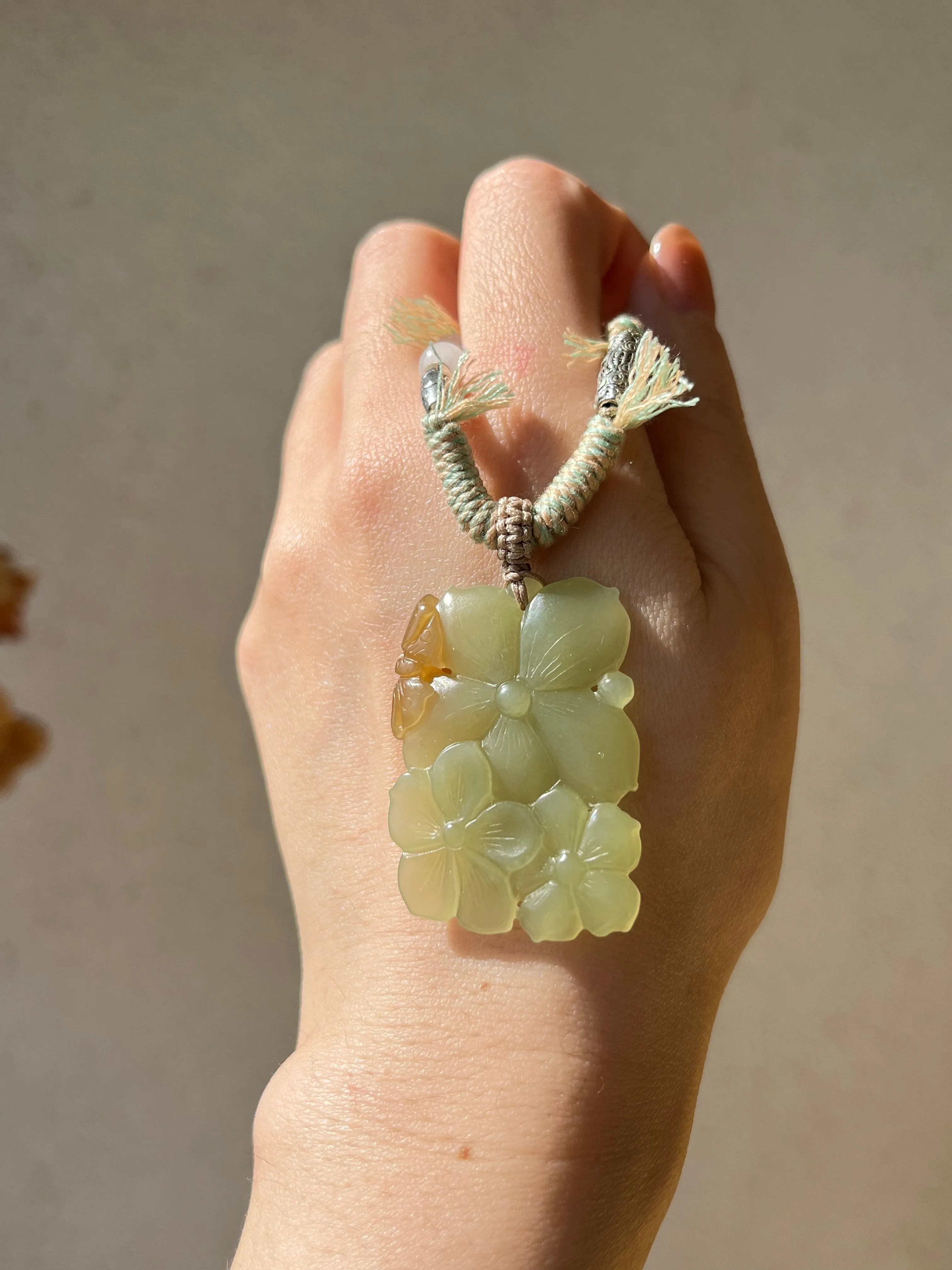 Designed Necklace with a Hand Carved Hetian Jade Flower and Butterfly Pendant, 设计款手雕俏色青黄口蝶恋花吊坠