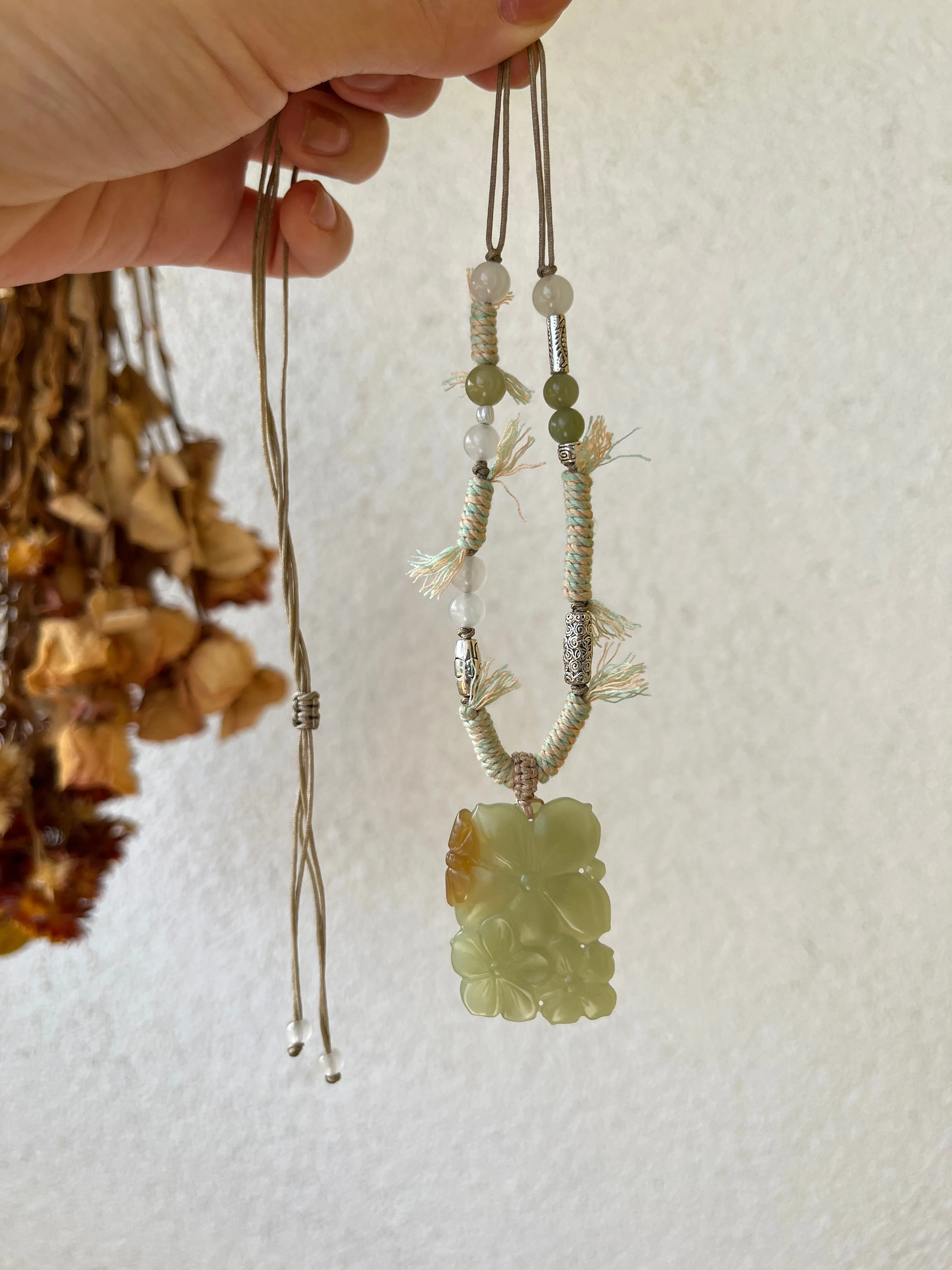 Designed Necklace with a Hand Carved Hetian Jade Flower and Butterfly Pendant, 设计款手雕俏色青黄口蝶恋花吊坠