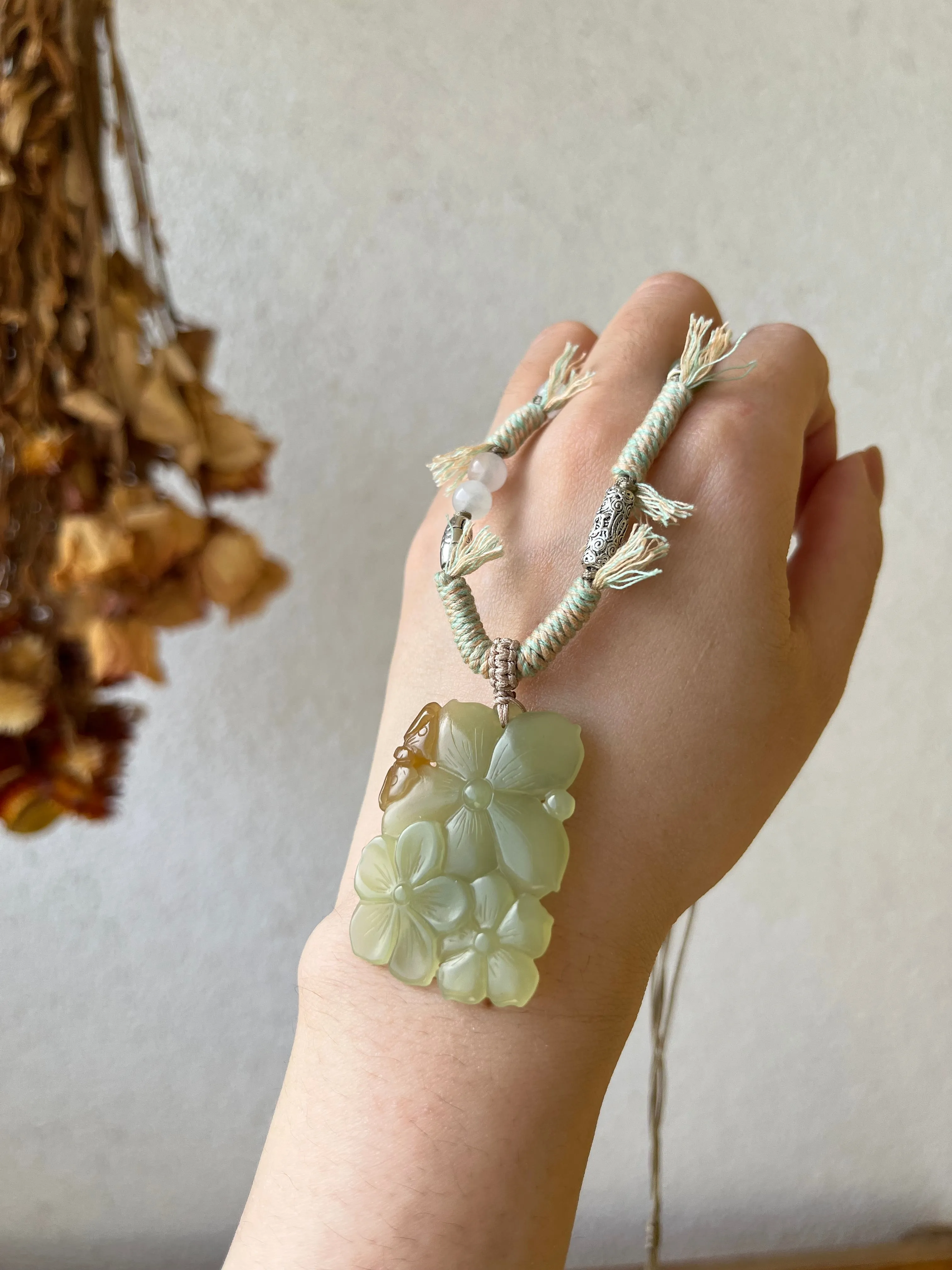 Designed Necklace with a Hand Carved Hetian Jade Flower and Butterfly Pendant, 设计款手雕俏色青黄口蝶恋花吊坠