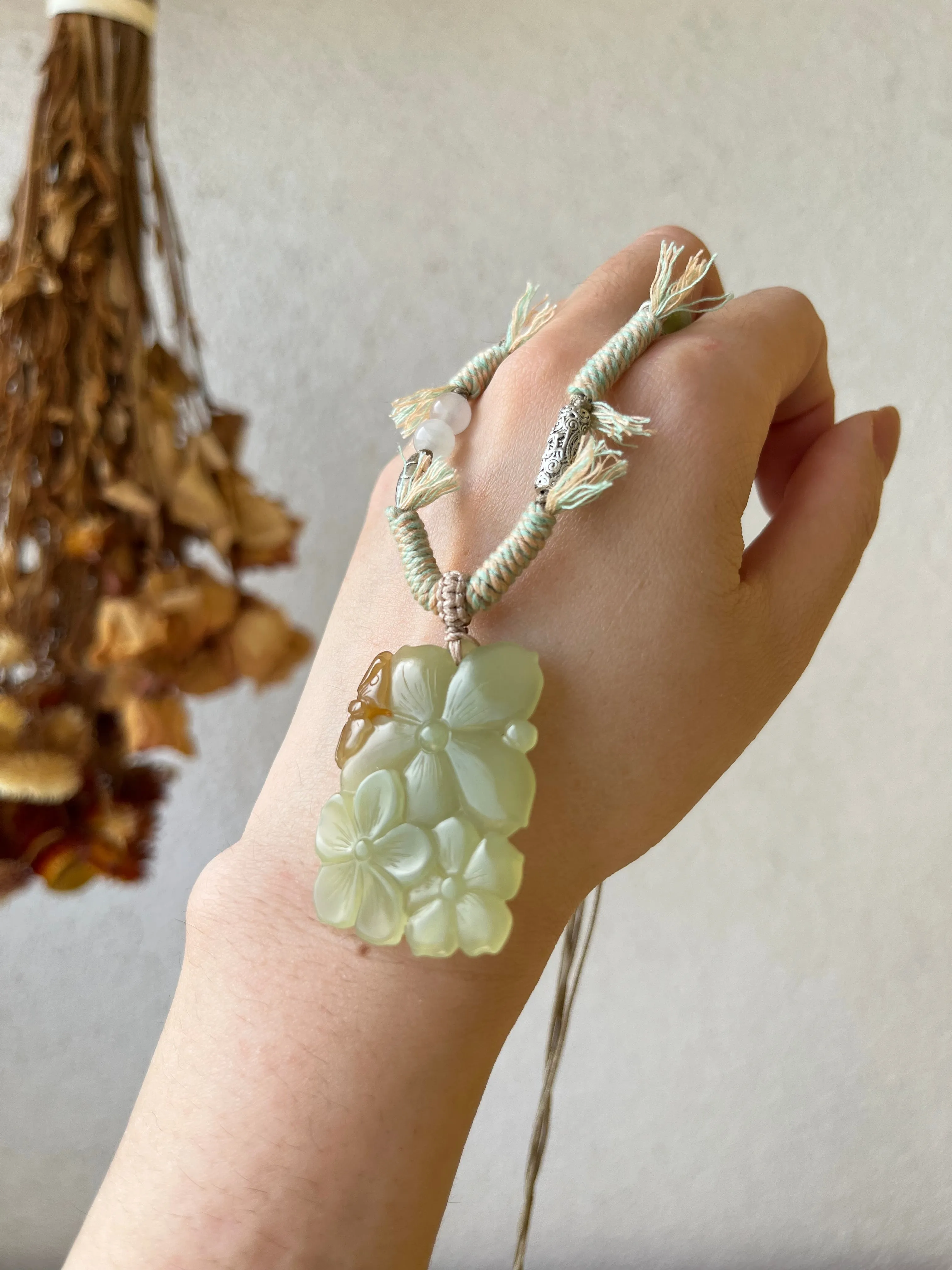 Designed Necklace with a Hand Carved Hetian Jade Flower and Butterfly Pendant, 设计款手雕俏色青黄口蝶恋花吊坠
