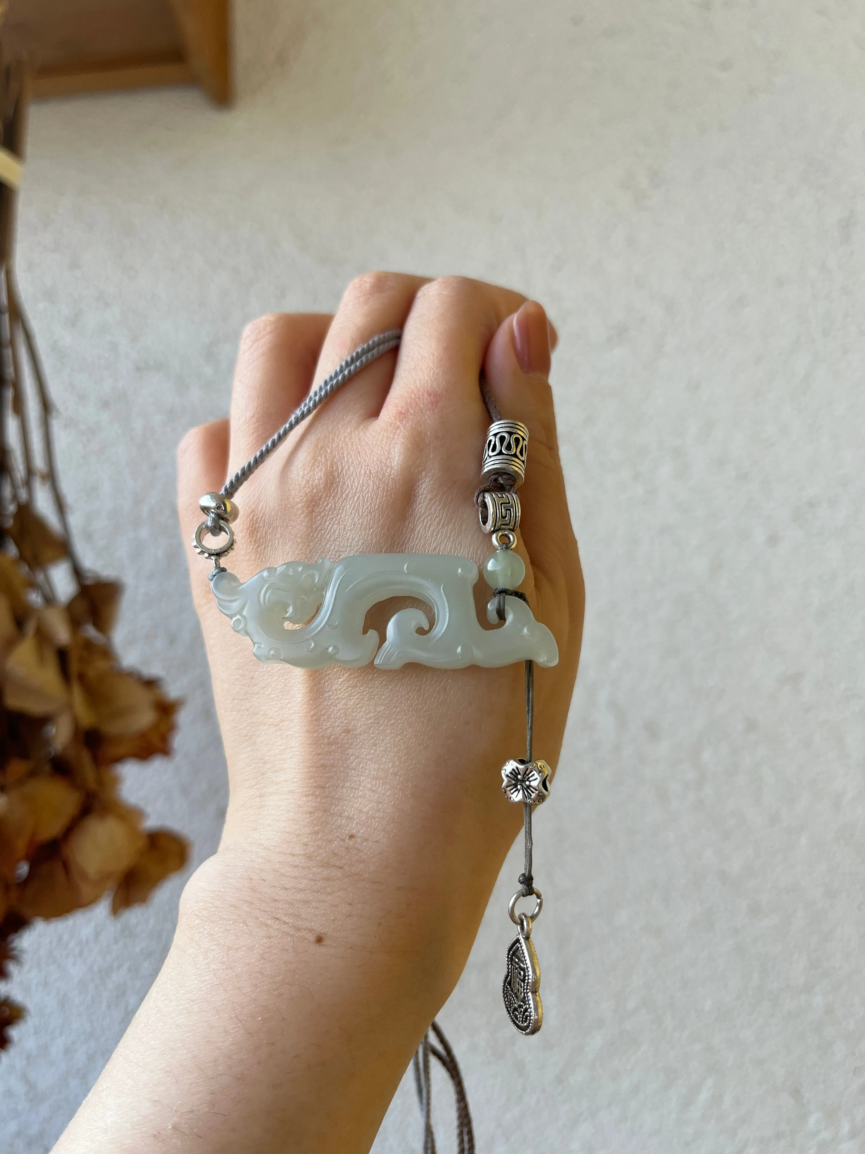 Designed Necklace with a Hand Carved Jade Chinese Antique-style Dragon Pendant, 设计款手雕和田晴水仿古龙吊坠