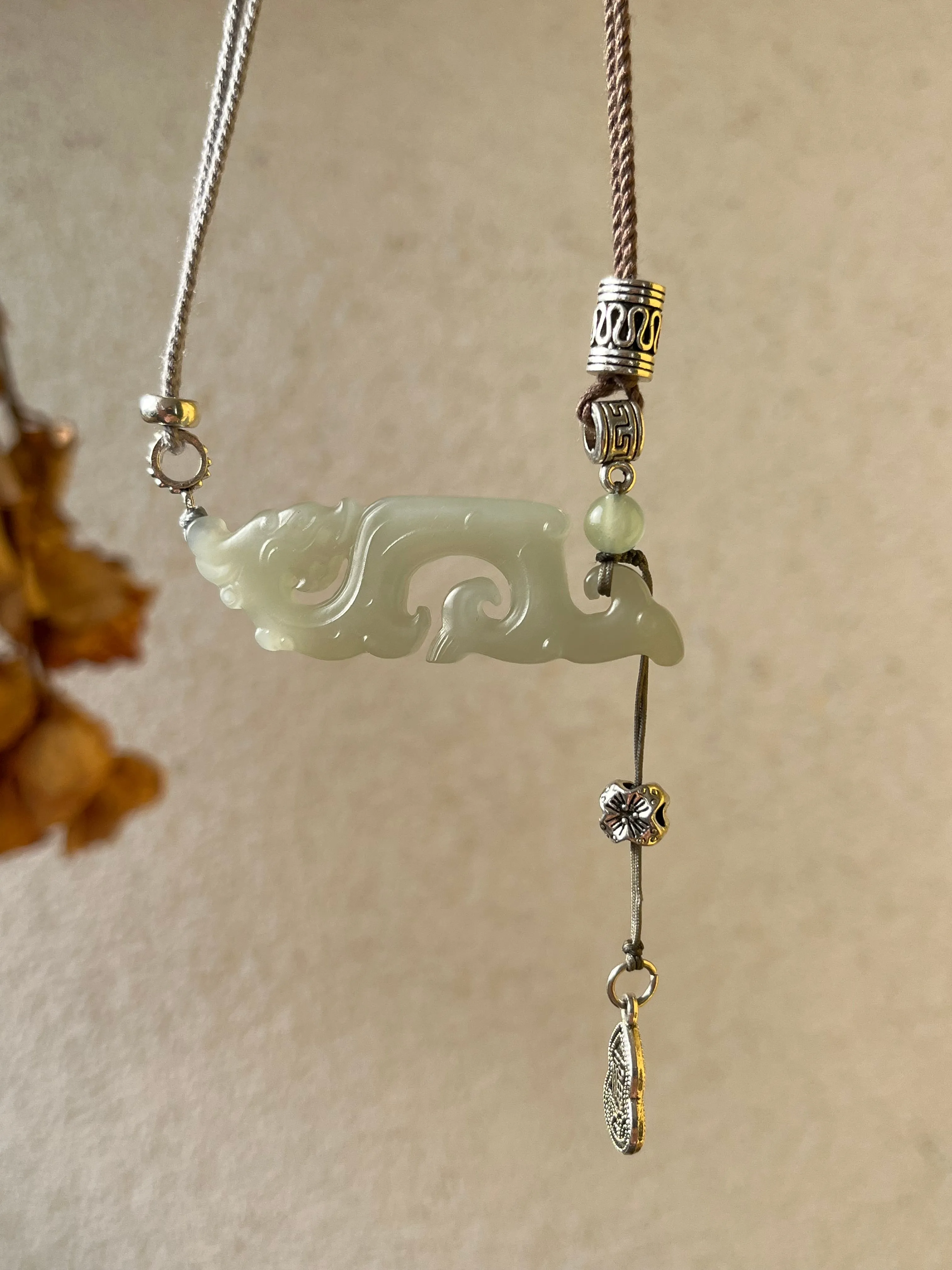 Designed Necklace with a Hand Carved Jade Chinese Antique-style Dragon Pendant, 设计款手雕和田晴水仿古龙吊坠