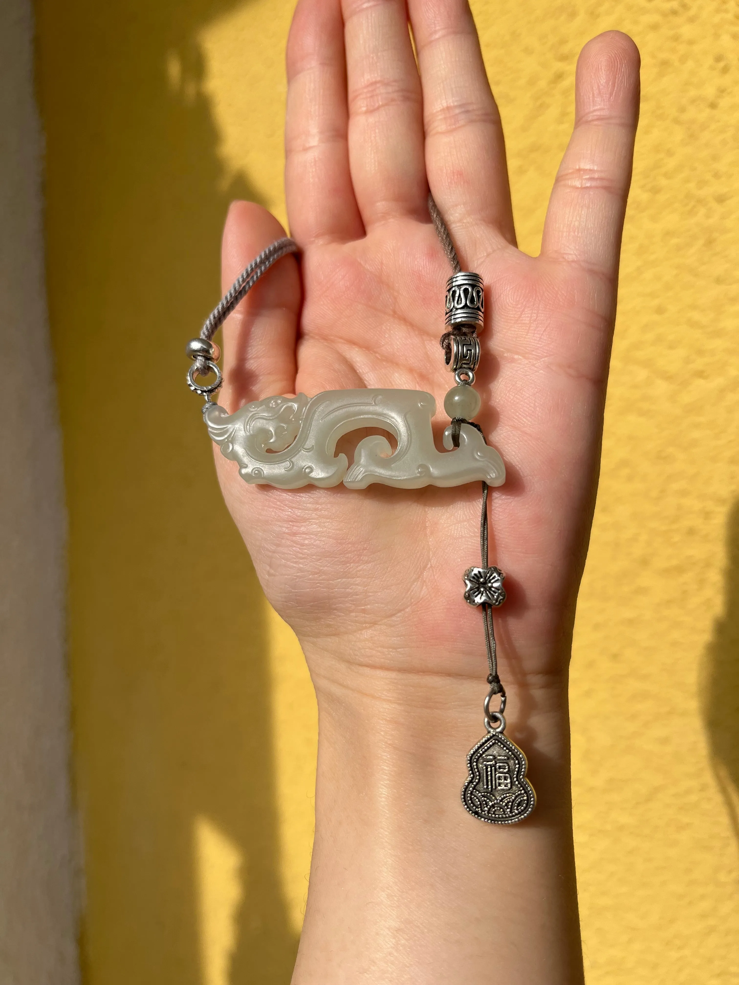 Designed Necklace with a Hand Carved Jade Chinese Antique-style Dragon Pendant, 设计款手雕和田晴水仿古龙吊坠
