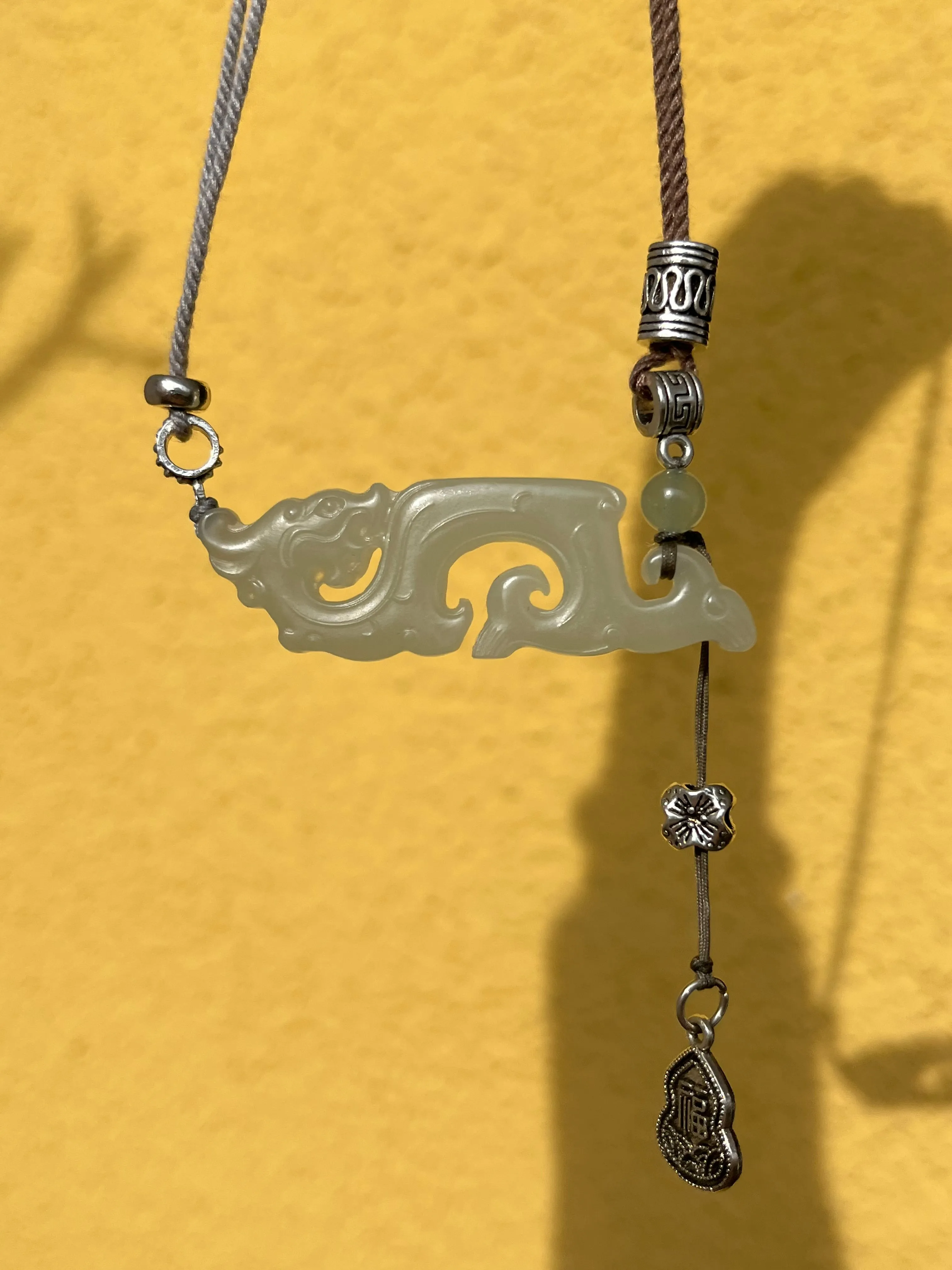 Designed Necklace with a Hand Carved Jade Chinese Antique-style Dragon Pendant, 设计款手雕和田晴水仿古龙吊坠