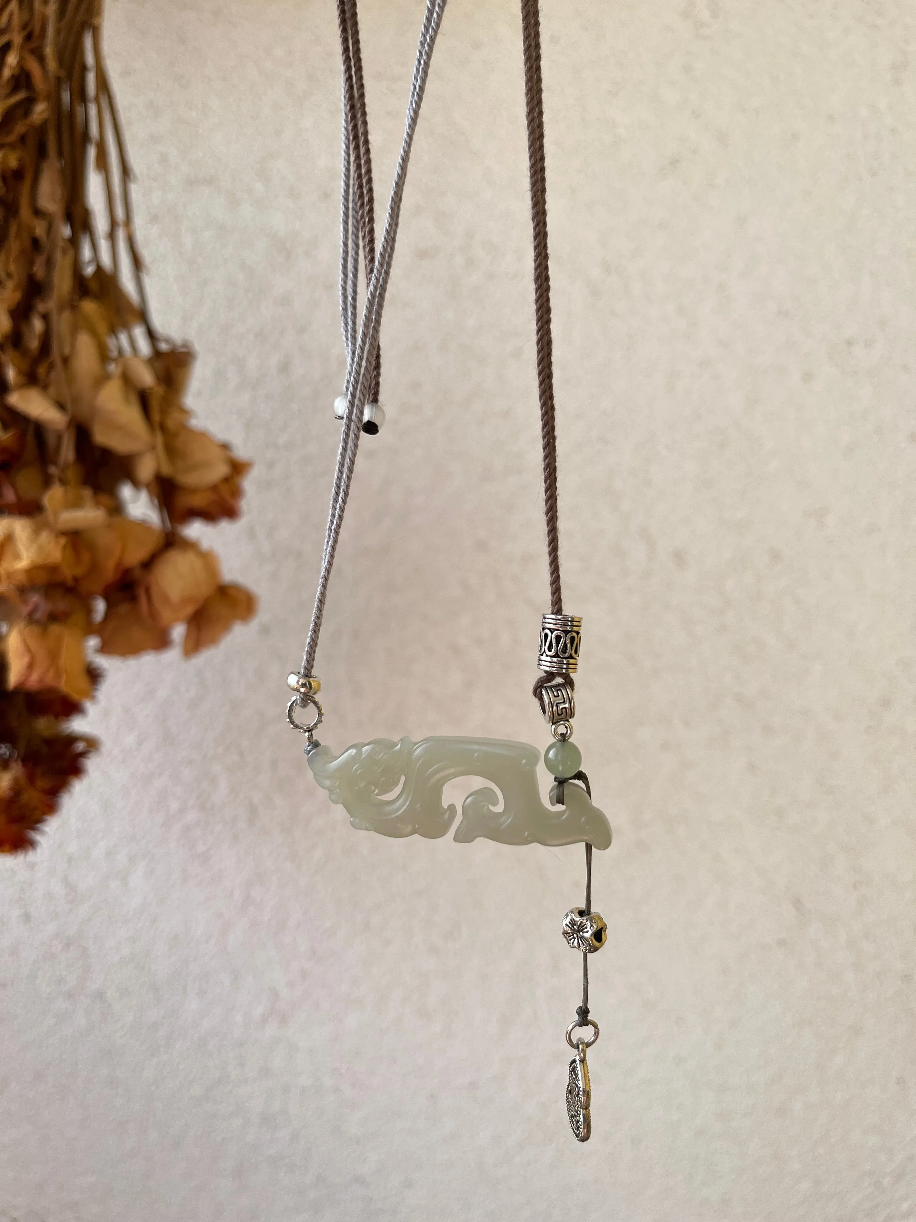 Designed Necklace with a Hand Carved Jade Chinese Antique-style Dragon Pendant, 设计款手雕和田晴水仿古龙吊坠
