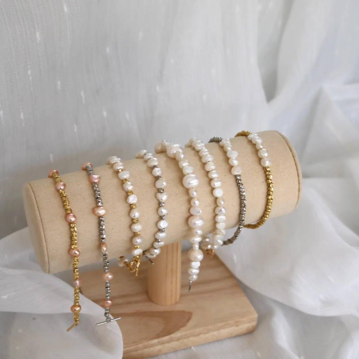 EVA PEARL BEADED BRACELET IN PLATINUM