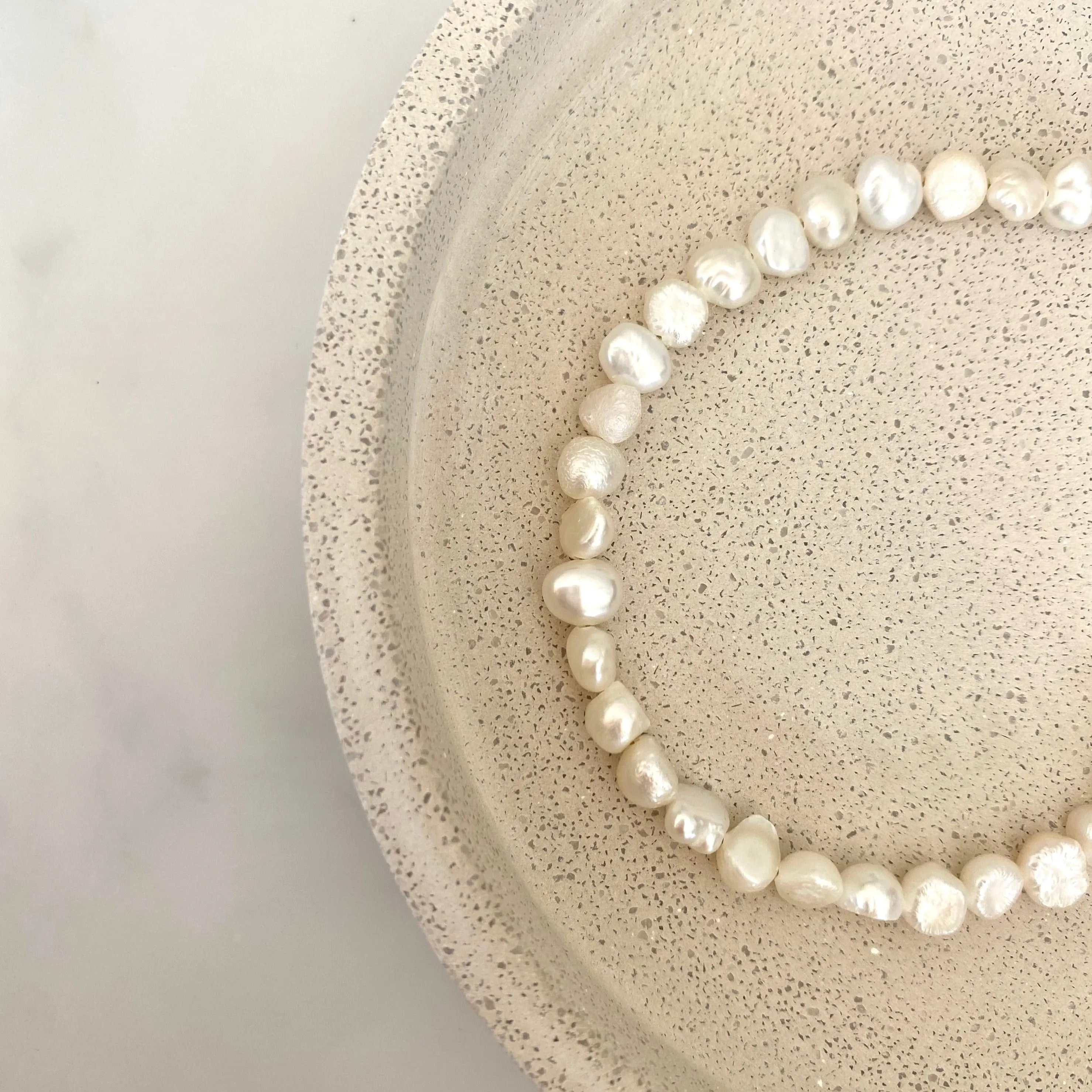 EVA PEARL BEADED BRACELET IN PLATINUM