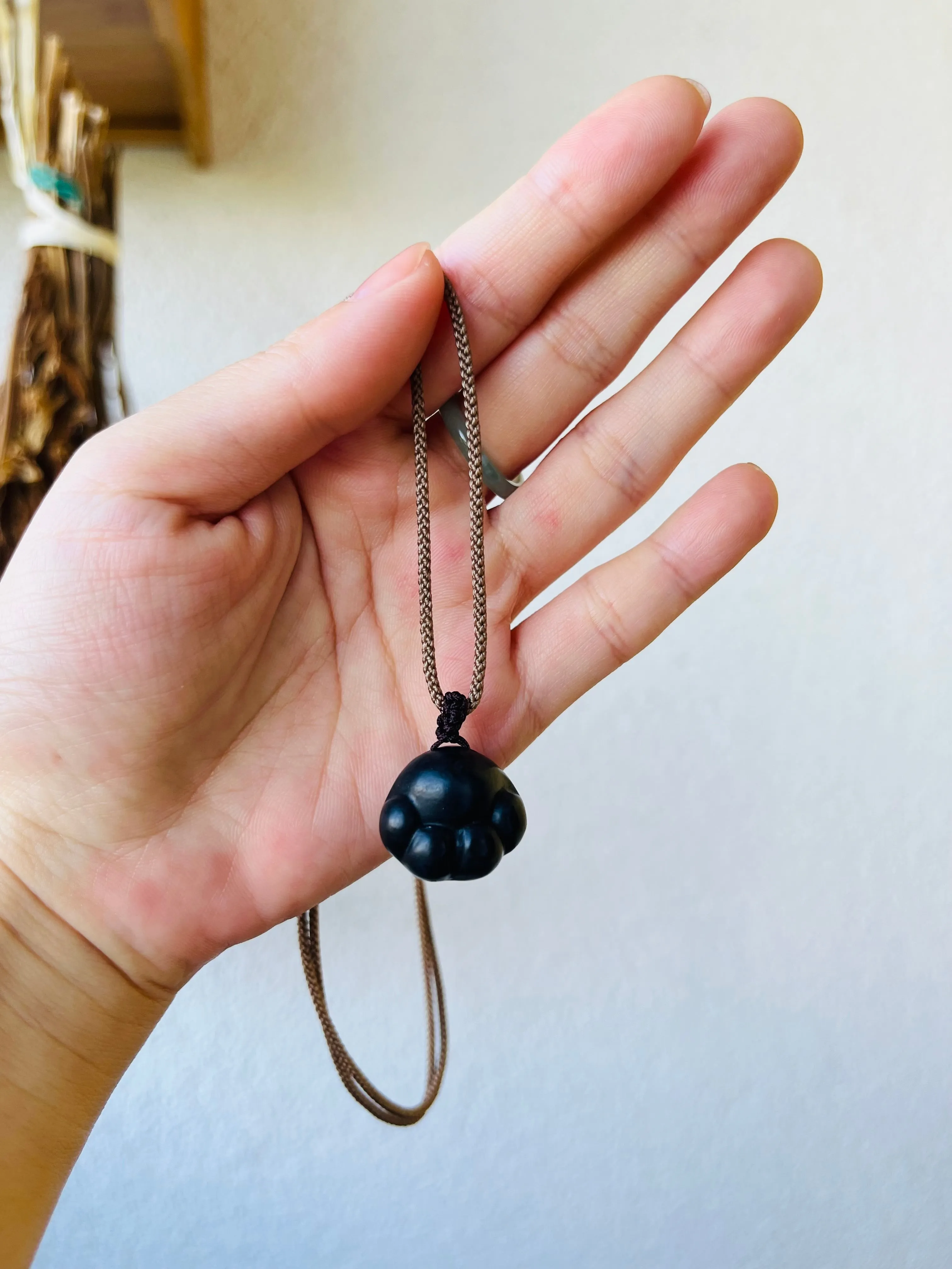 Hand Carved Hetian Jade Cat Paw Pendant, 手雕和田青花胖猫爪吊坠