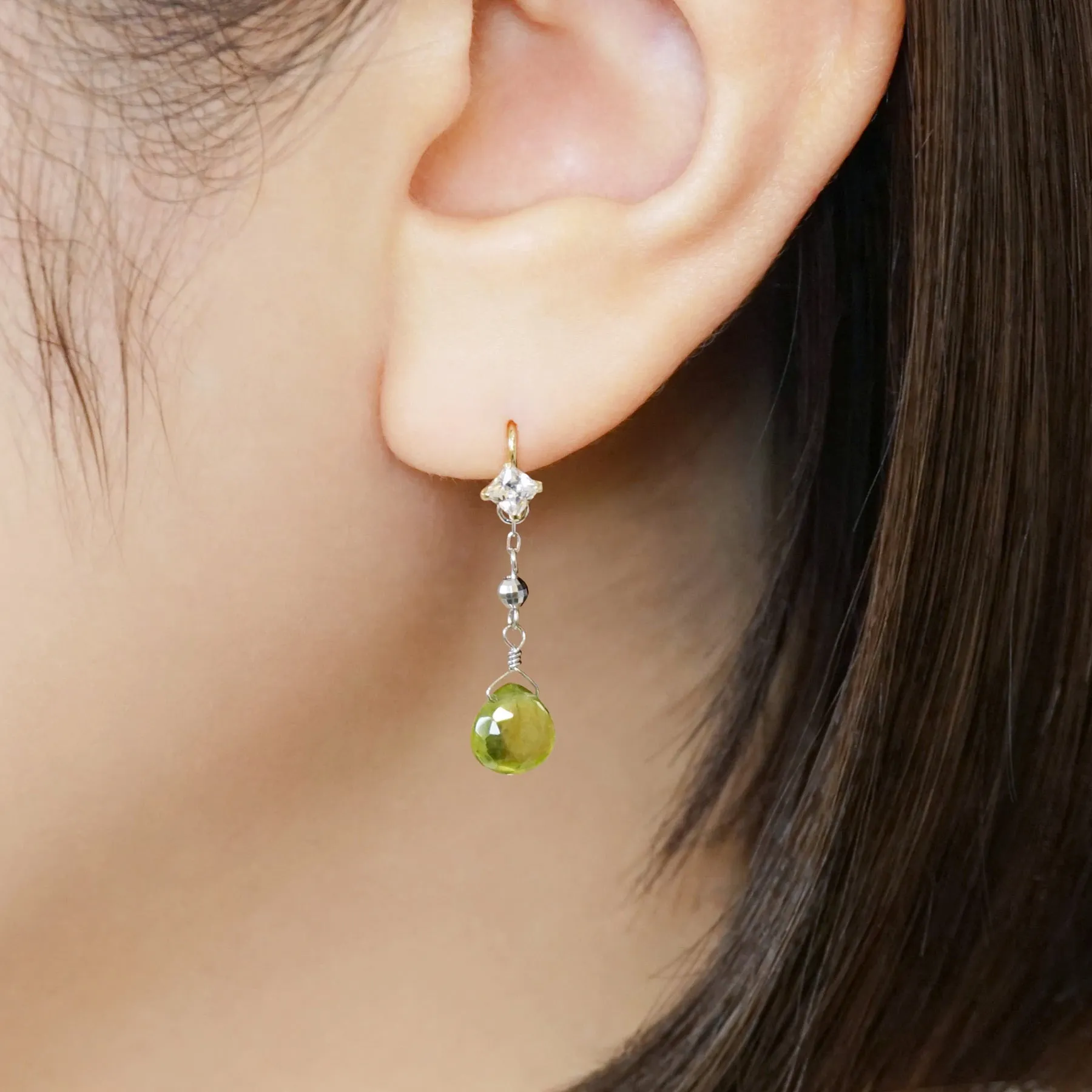 [Palette] 10K Peridot Charms (White Gold)