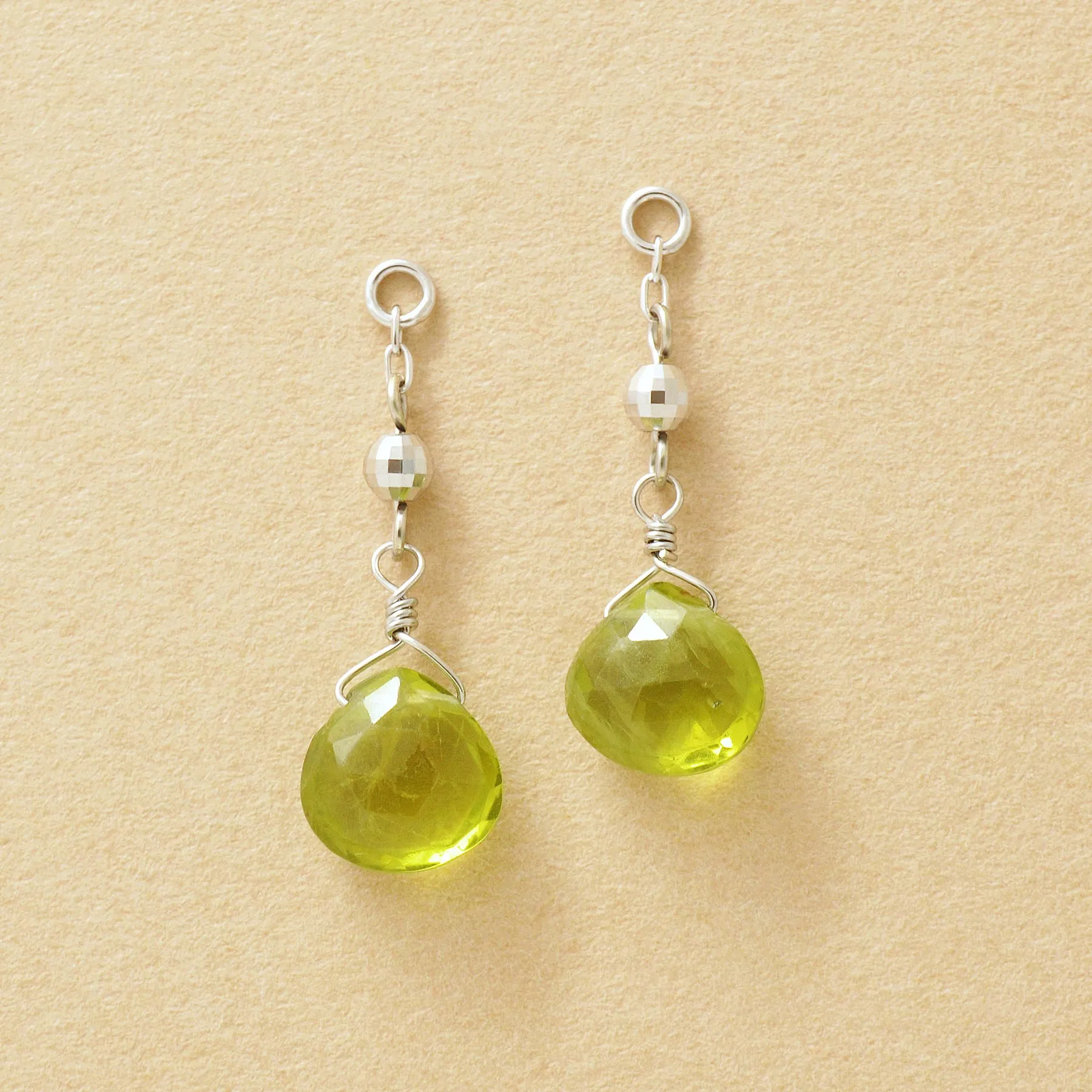 [Palette] 10K Peridot Charms (White Gold)