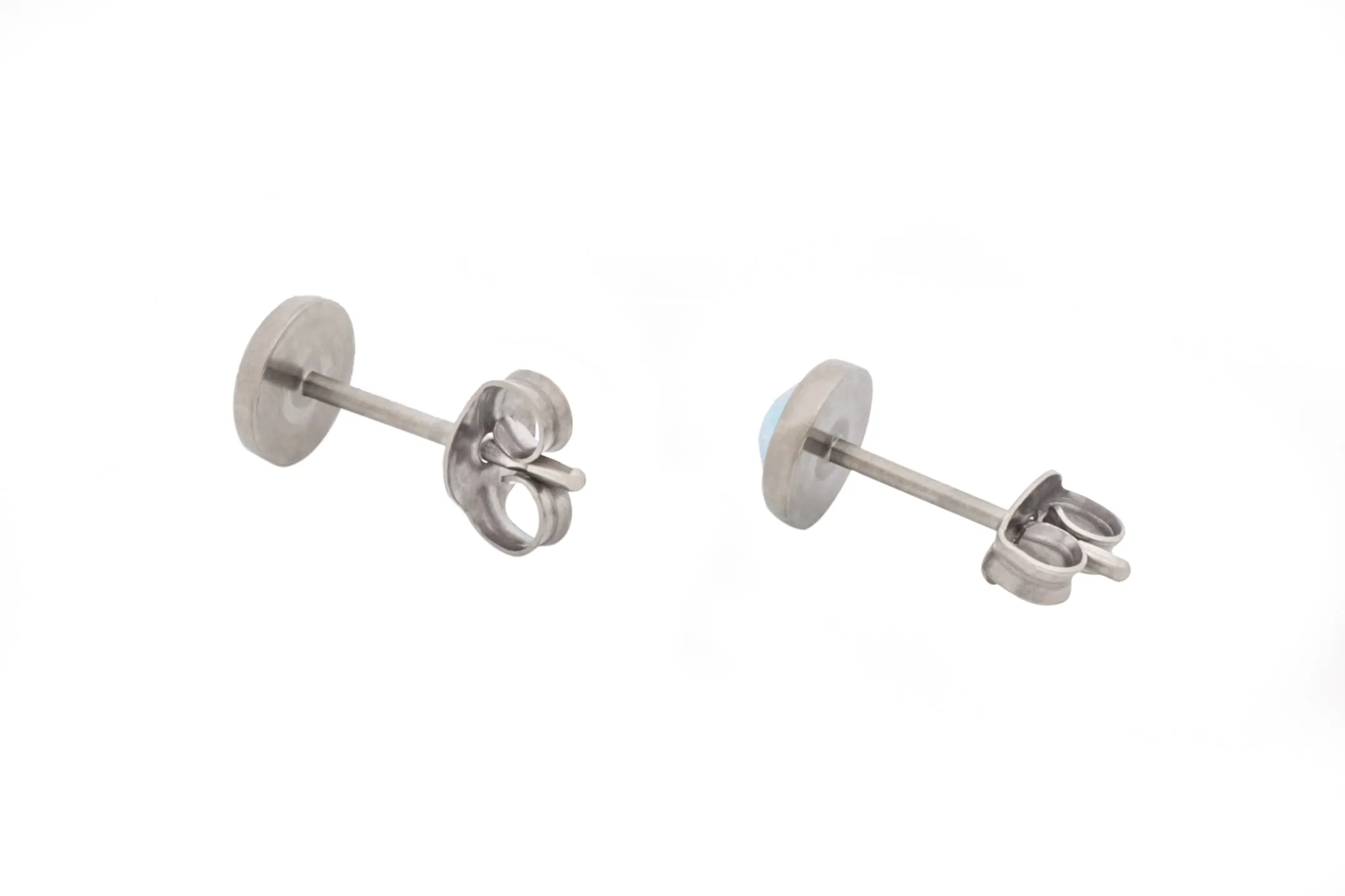 Peridot Crystal Bezels (Nickel Free Pure Titanium Stud Earrings)