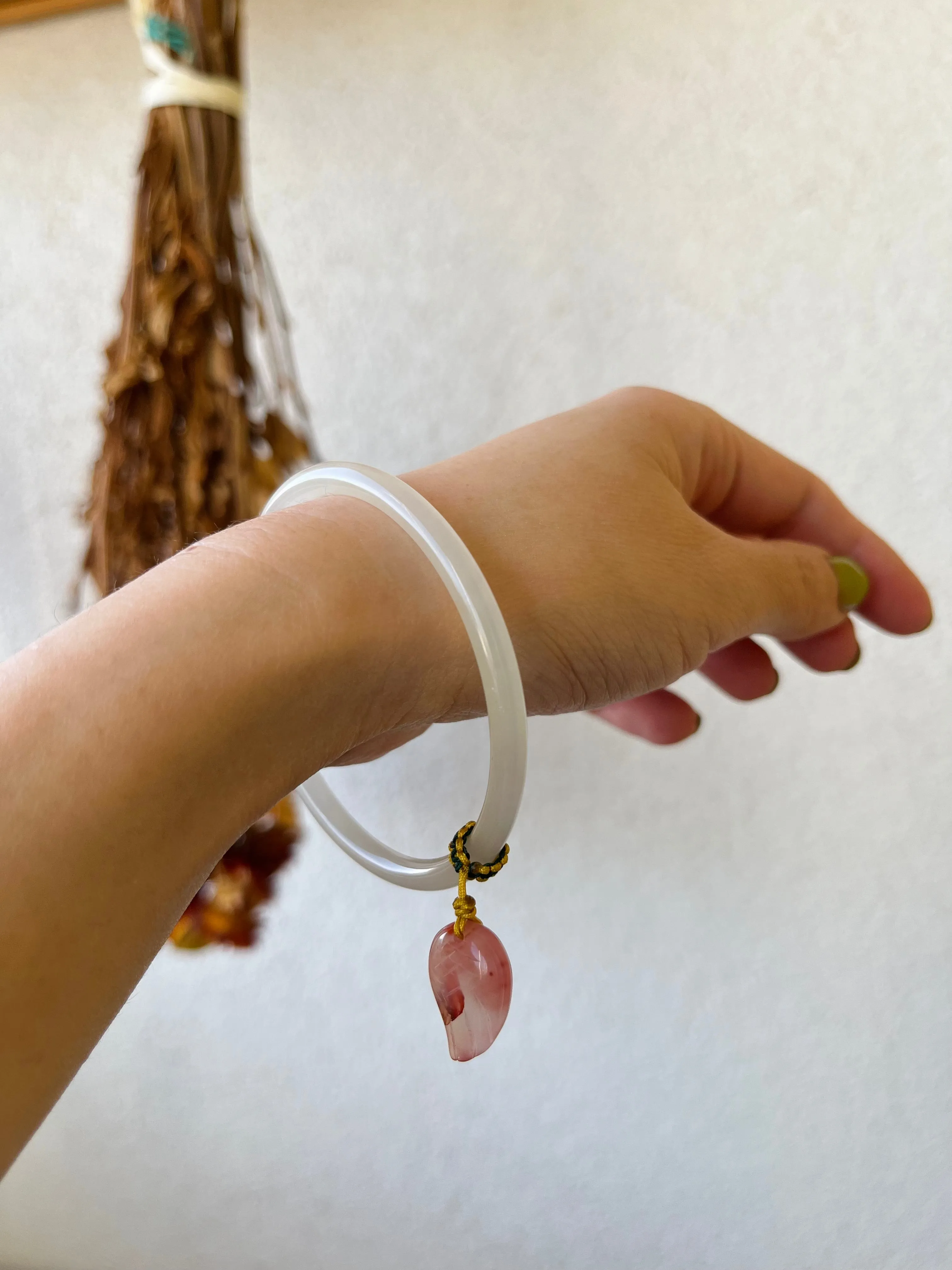 White Jade Bangle 53mm with a Southern Red Agate Wing Pendant, 和田白玉手镯加南红小翅膀提溜
